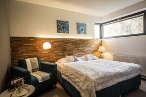 Designblok B1 | 1 bedroom, premium bedding, desk, iron/ironing board