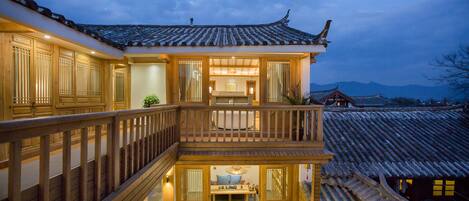 Deluxe King Room with Balcony | Exterior