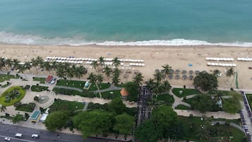 Hồ bơi ngoài trời