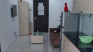 Fridge, microwave, stovetop, coffee/tea maker