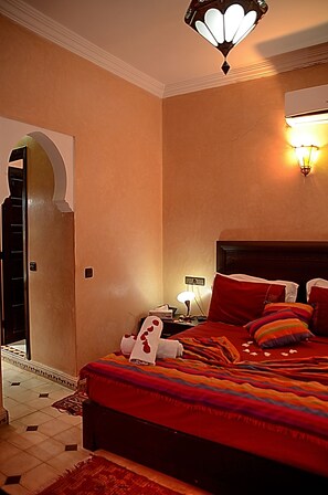 Kamer (King) | Een kluis op de kamer, een bureau, geluiddichte muren