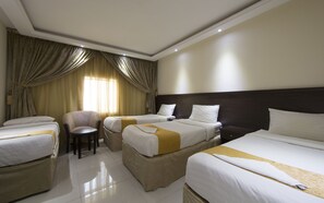 Desk, laptop workspace, blackout curtains, soundproofing - Snood Hotel (Makkah)