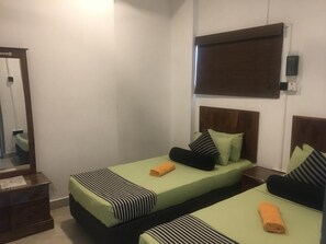 Basic-Doppel- oder -Zweibettzimmer