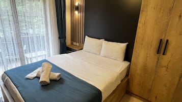 1 bedroom, minibar, individually furnished, desk