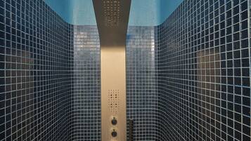 Biệt thự, 2 phòng ngủ, hồ bơi riêng | Buồng tắm vòi sen