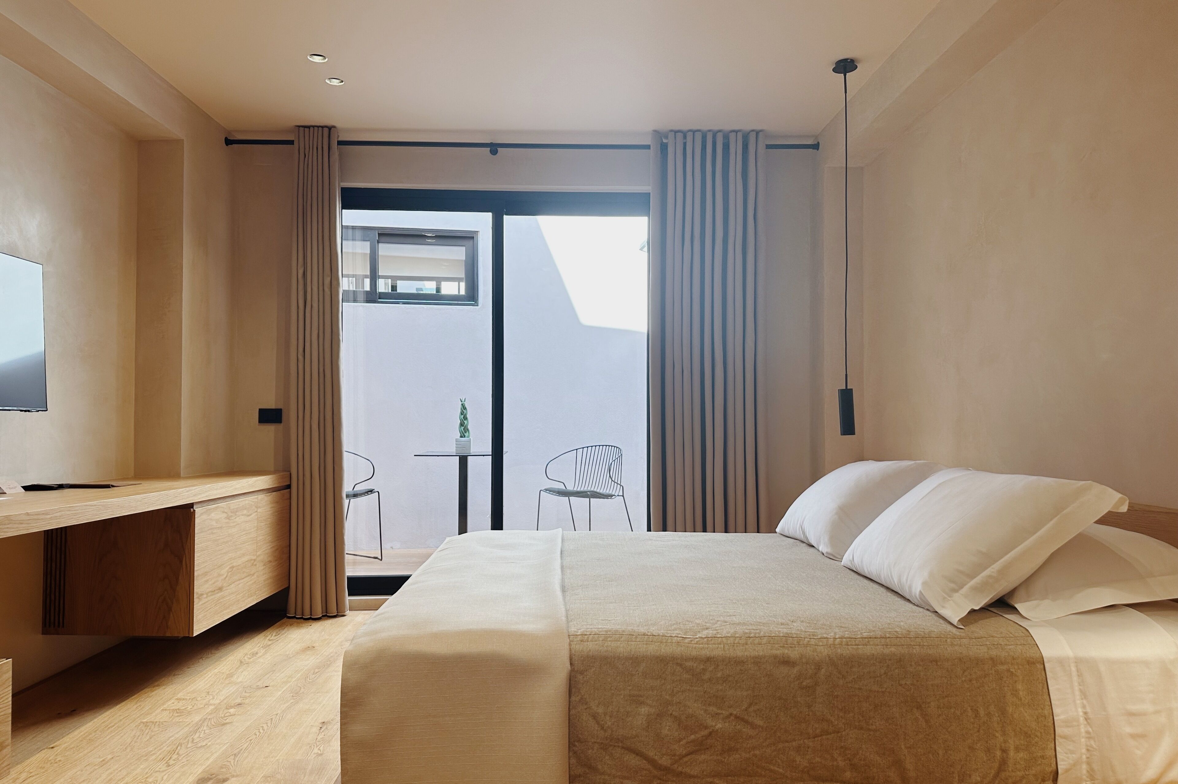 Design Suite Indoor HotTub Outdoor Area