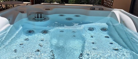 Royal Suite, Hot Tub, Sea View (Grand Master) | 1 bilik tidur, peralatan tempat tidur premium, gebar bulu kapas