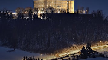 Fassade der Unterkunft – Abend/Nacht