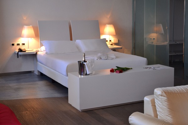 Presidential Suite | Frette Italian sheets, premium bedding, minibar, in-room safe