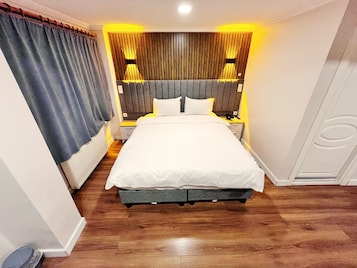 Deluxe-Doppelzimmer | 1 Schlafzimmer, hochwertige Bettwaren, Schreibtisch