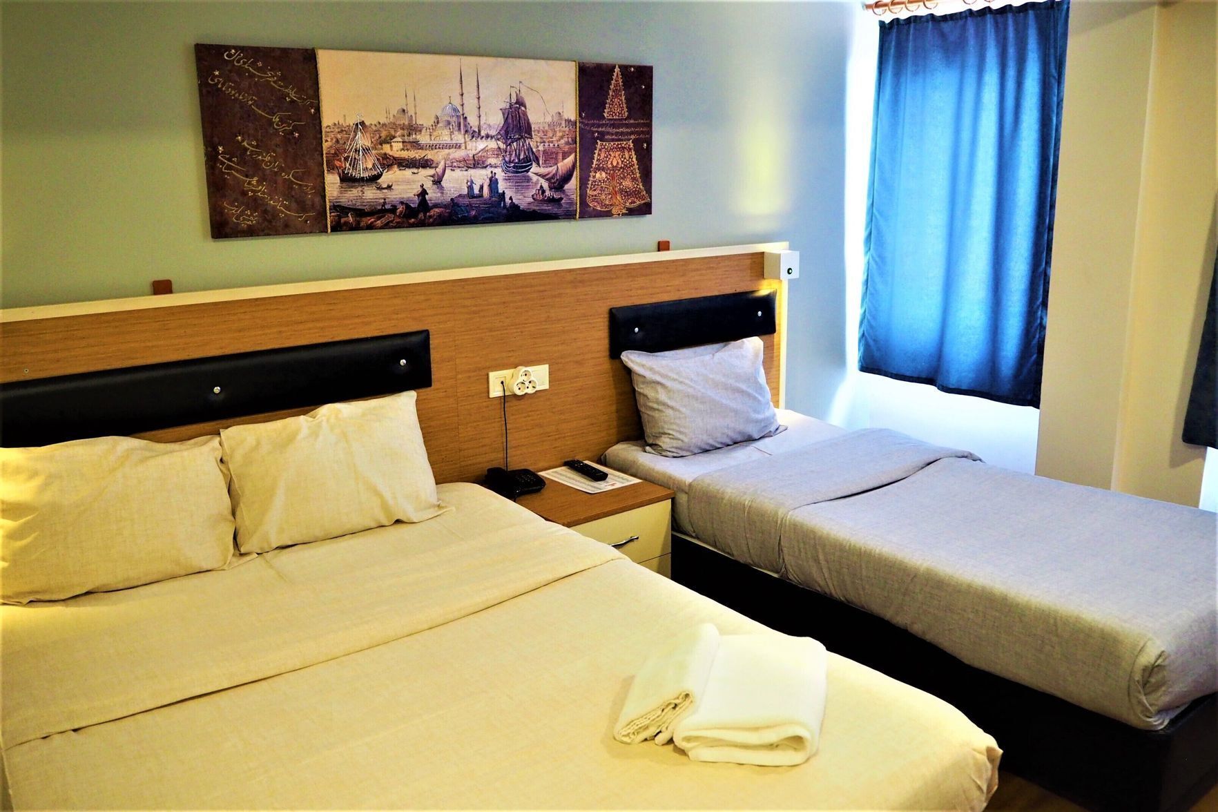 Premium bedding, in-room safe, desk, laptop workspace