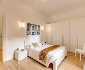 In-room safe, soundproofing, free WiFi - Gonfalone 6 (Rome)