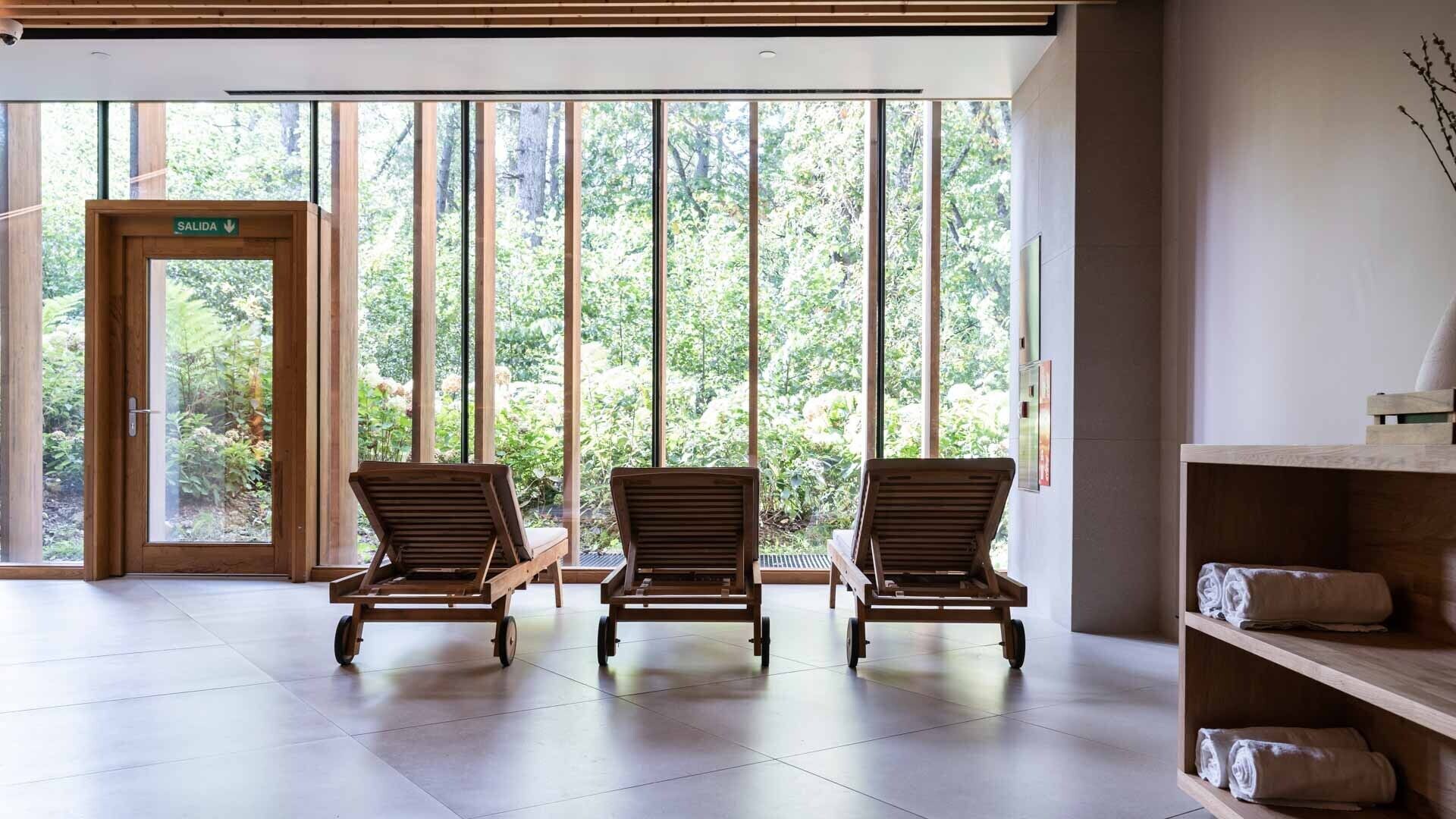 body treatments, facials, 5 treatment rooms, massages