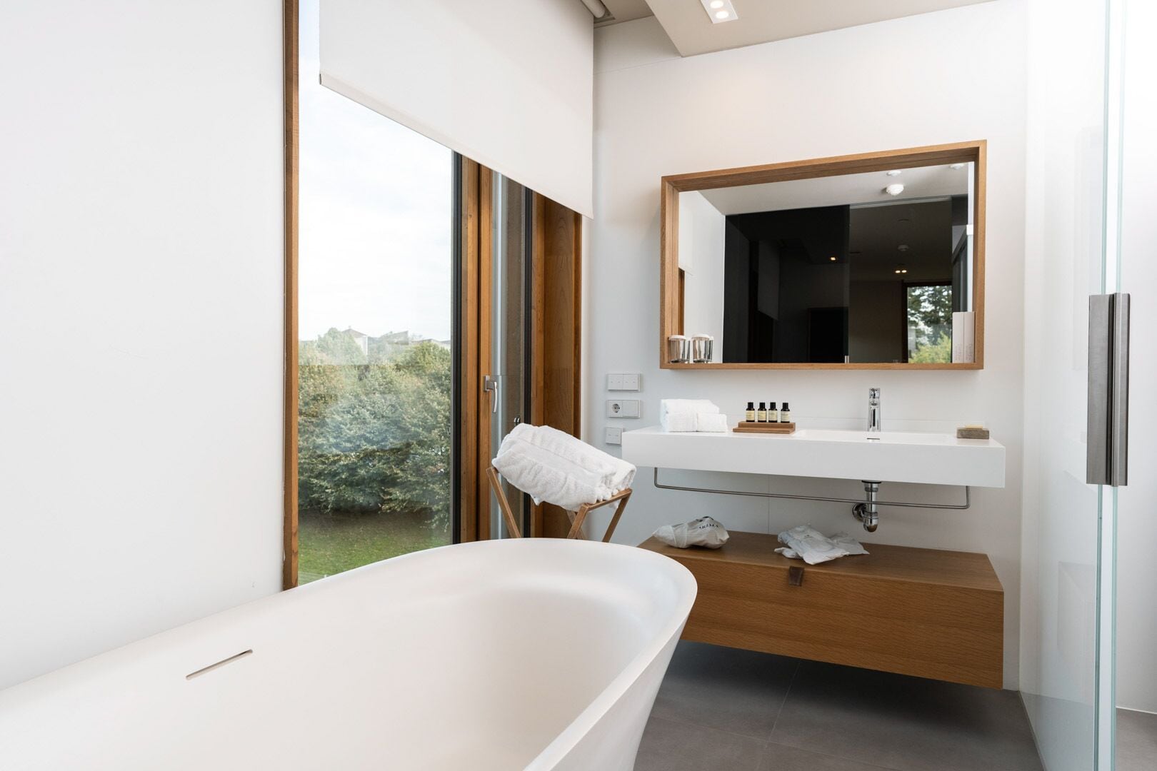 suite | bathroom | shower, free toiletries, hair dryer, bidet