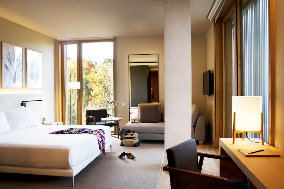 junior suite, terrace | 1 bedroom, premium bedding, in-room safe, desk