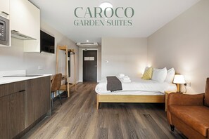 Studio Suite, 1 Double Bed, Balcony, Garden View