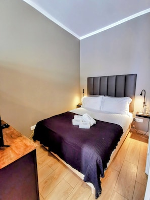 Estudio económico | Ropa de cama hipoalergénica, caja fuerte, cortinas opacas y wifi gratis