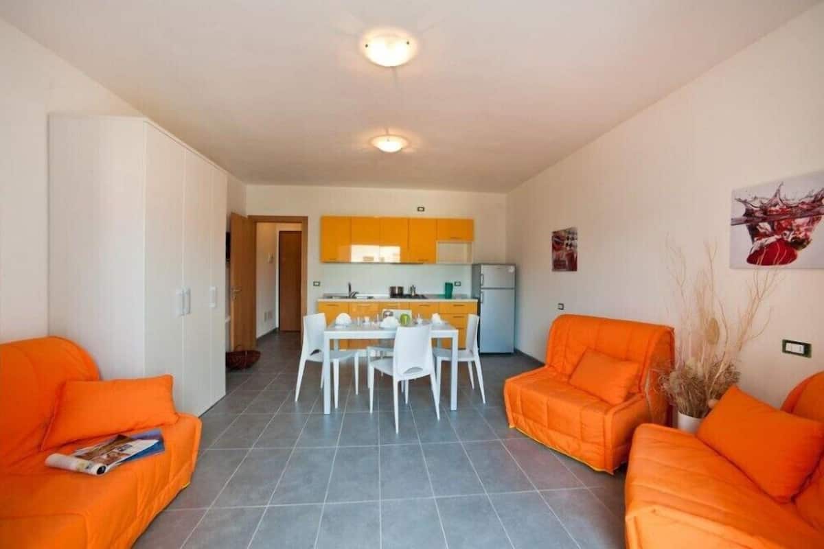 Studio | Living area | TV