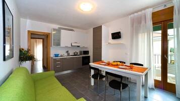 Appartement, 2 chambres | Coin séjour