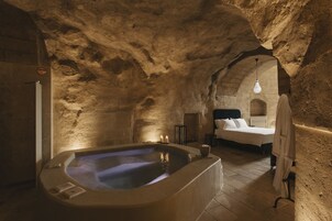 Lakosztály, pezsgőfürdő | Prémium ágynemű, minibár, hangszigetelés és ingyenes wifi