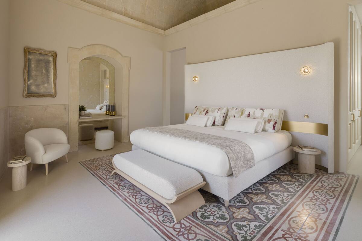 Suite | 1 bedroom, premium bedding, minibar, desk