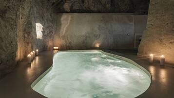 Suite, alberca privada | Ropa de cama de alta calidad, minibar, insonorización y wifi gratis