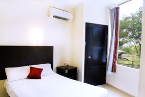 Deluxe Room | 1 bedroom, free WiFi