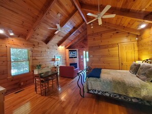 小屋, 1 张大床 (297: As Good As It Gets) | 特色装修、特色家居、熨斗/熨衣板、免费 WiFi