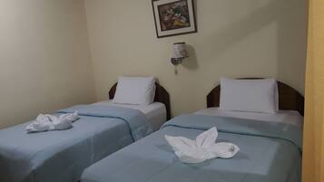 Chambre Standard avec lits jumeaux, 3 chambres | Wi-Fi gratuit