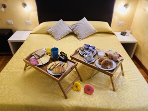 Tägliches inbegriffenes kontinentales Frühstück