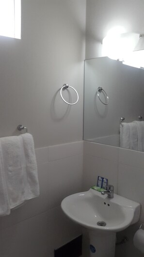 Chambre Double | Salle de bain