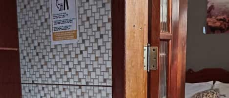 Junior Double Room, 1 Bedroom, Ensuite | Bathroom | Shower, towels, soap, toilet paper