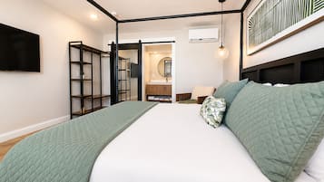 Quarto, 1 cama King, para não fumantes | Wi-Fi de cortesia, roupa de cama