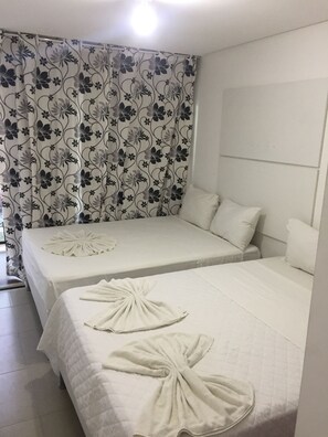 Habitación cuádruple familiar, 1 habitación | Minibar y wifi gratis 