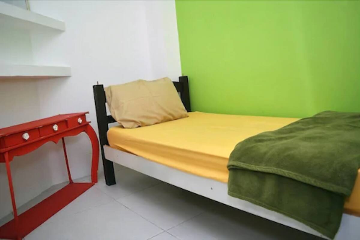 Standard Single Room, 1 Twin Bed | Blackout drapes, free WiFi