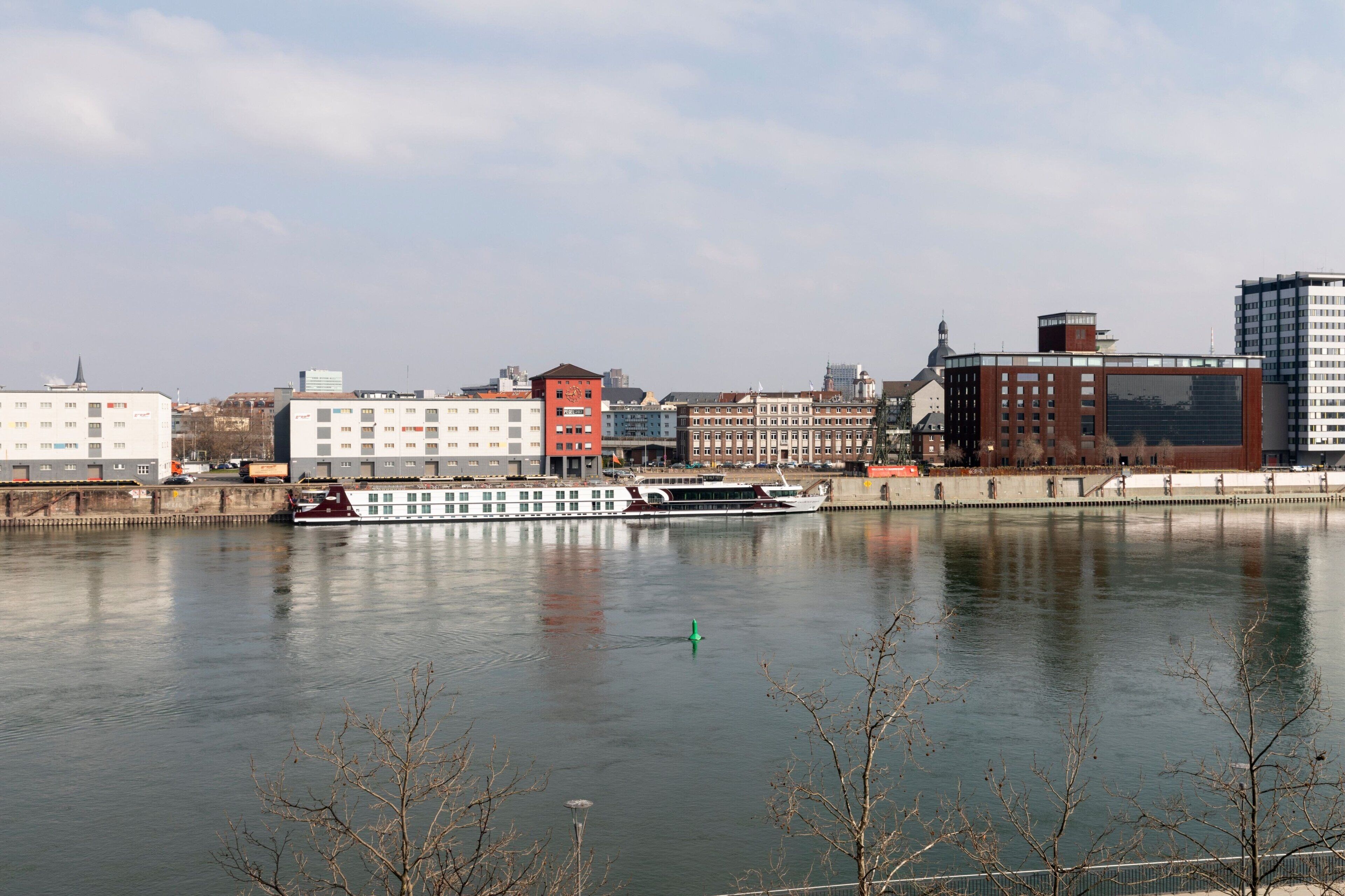 1 bedroom, desk, soundproofing, free wifi