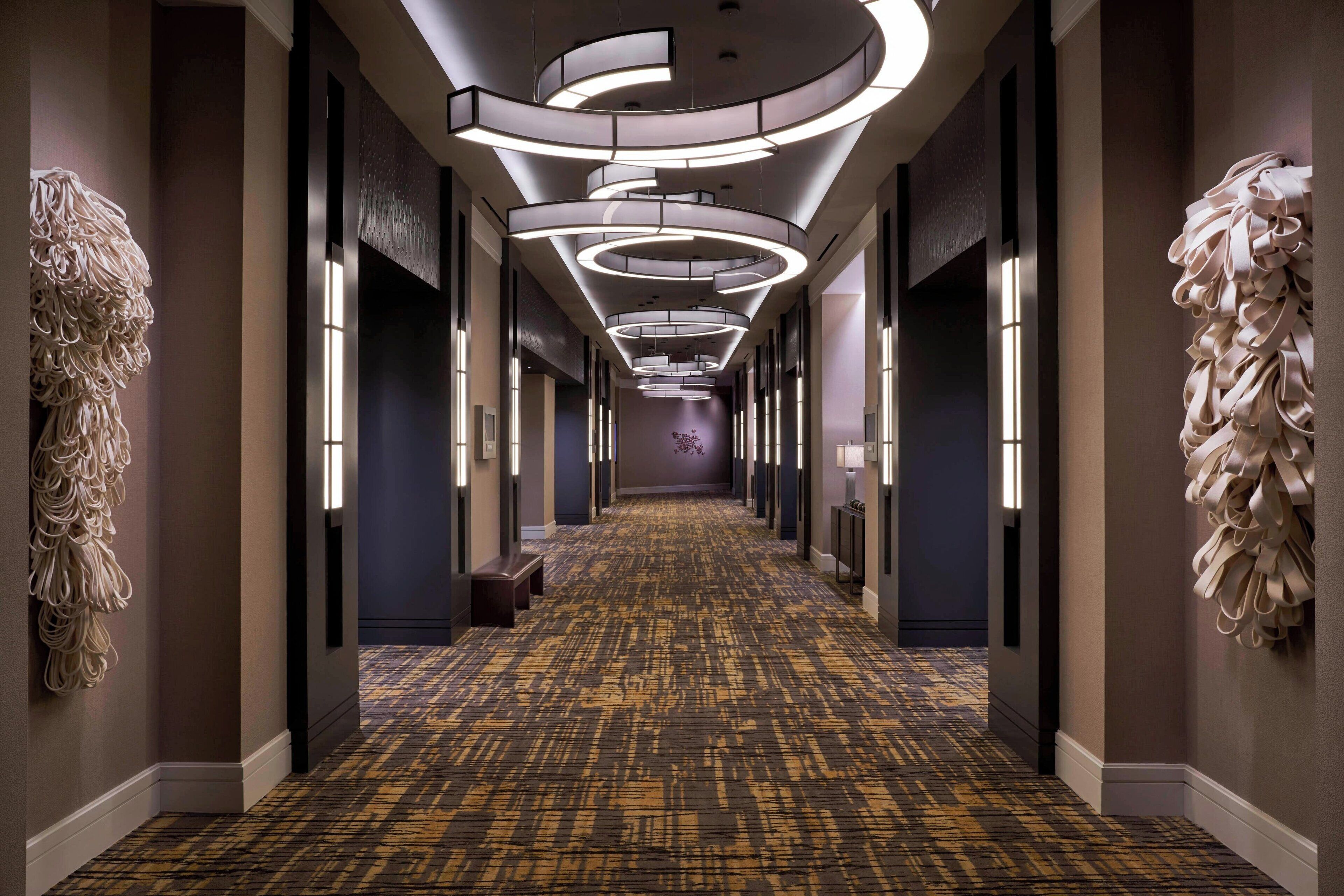 Room, 1 King Bed, Corner | Meeting facility