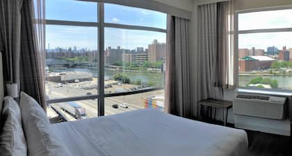 Holiday Inn Express-Bronx, an IHG Hotel
