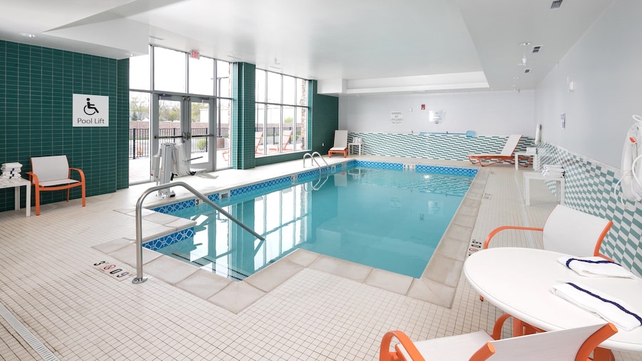 Holiday Inn Hotels and Suites Mount Pleasant by IHG