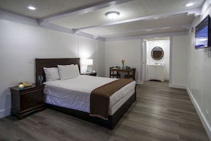 Standard Room, 1 Queen Bed, City View | Desk, laptop workspace, iron/ironing board, free WiFi