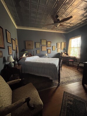 The Lincoln Room | Egyptian cotton sheets, premium bedding, down comforters, pillowtop beds - Hanna House Bed & Breakfast (New Bern)