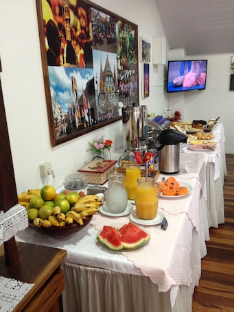 Bufé. Hotel Pousada XV