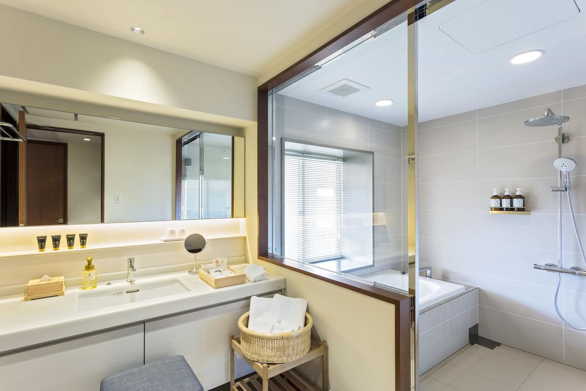 Camera Luxury, non fumatori (Suite) | Biancheria da letto di alta qualità, una cassaforte in camera