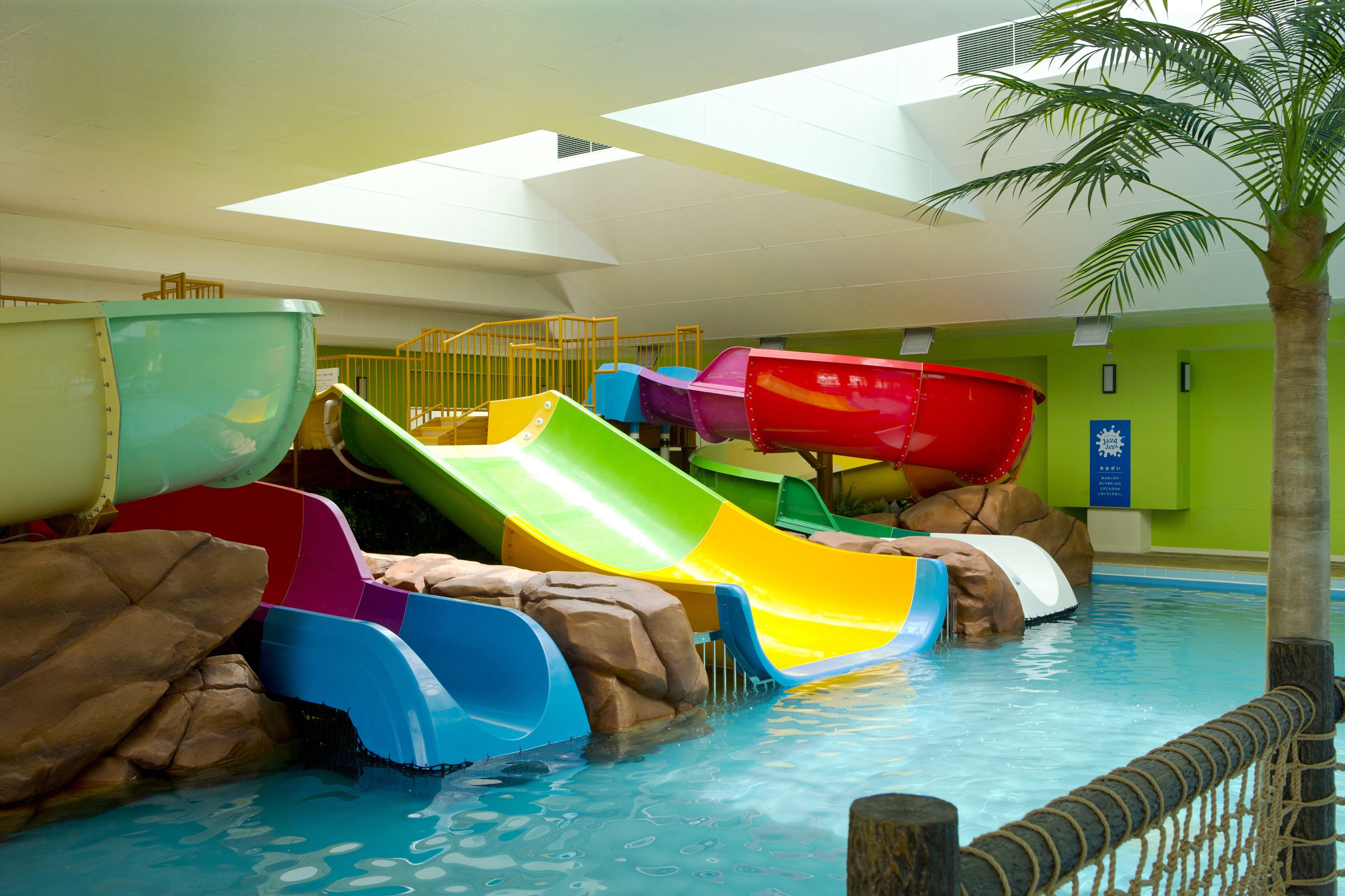 Seasonal outdoor pool, open 10:00 AM to 5:00 PM, lifeguards on site