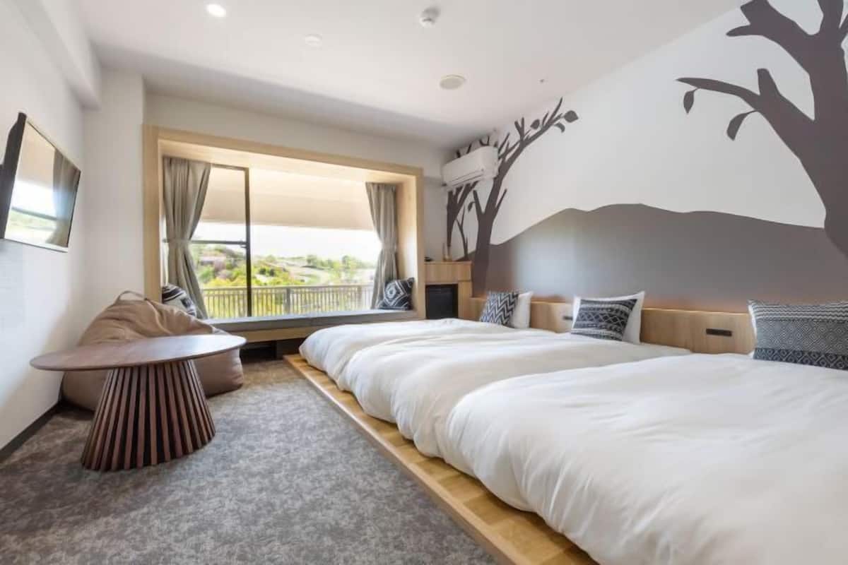 Premium bedding, in-room safe, desk, soundproofing
