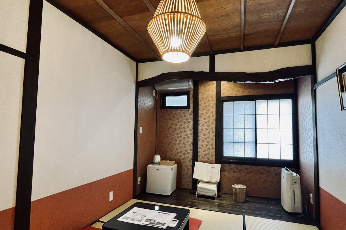 Standard Room | Desk, free WiFi, bed sheets