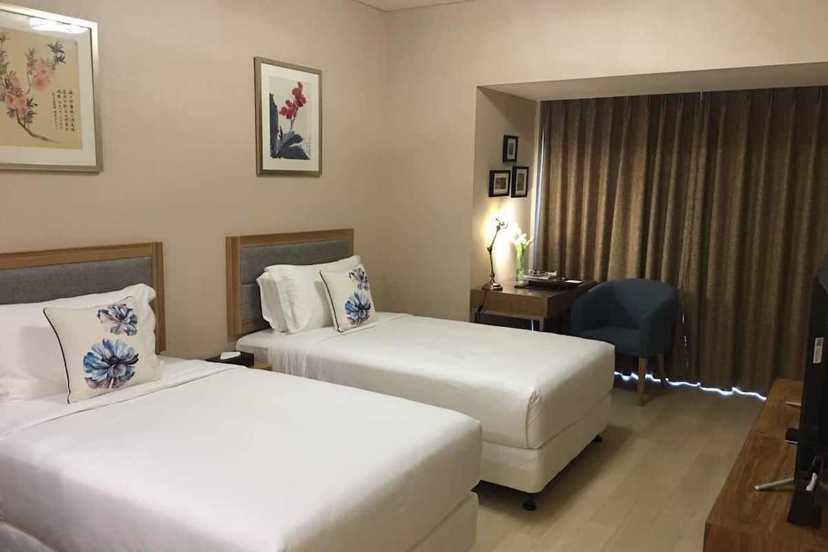 Suite Keluarga (2 Queen Bed/1Queen Bed & Twin Bed) | Brankas, meja kerja, setrika/meja setrika, dan tempat tidur bayi gratis