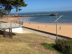 Waterfront@Waves | Beach/ocean view - Waterfront at Waves (Cowes)