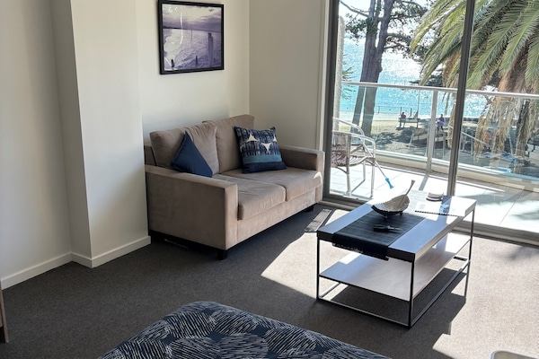 Beachfront@Waves | Premium bedding, individually decorated, individually furnished