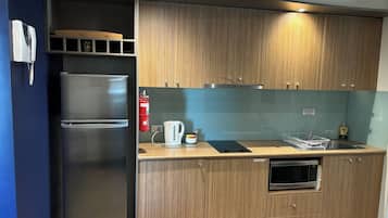 Beachfront@Waves | Private kitchen | Full-size fridge, microwave, stovetop, coffee/tea maker